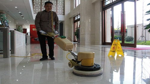 專業(yè)保潔服務(wù) 齊峰物業(yè)全方位解決方案，助力武漢企業(yè)煥新顏